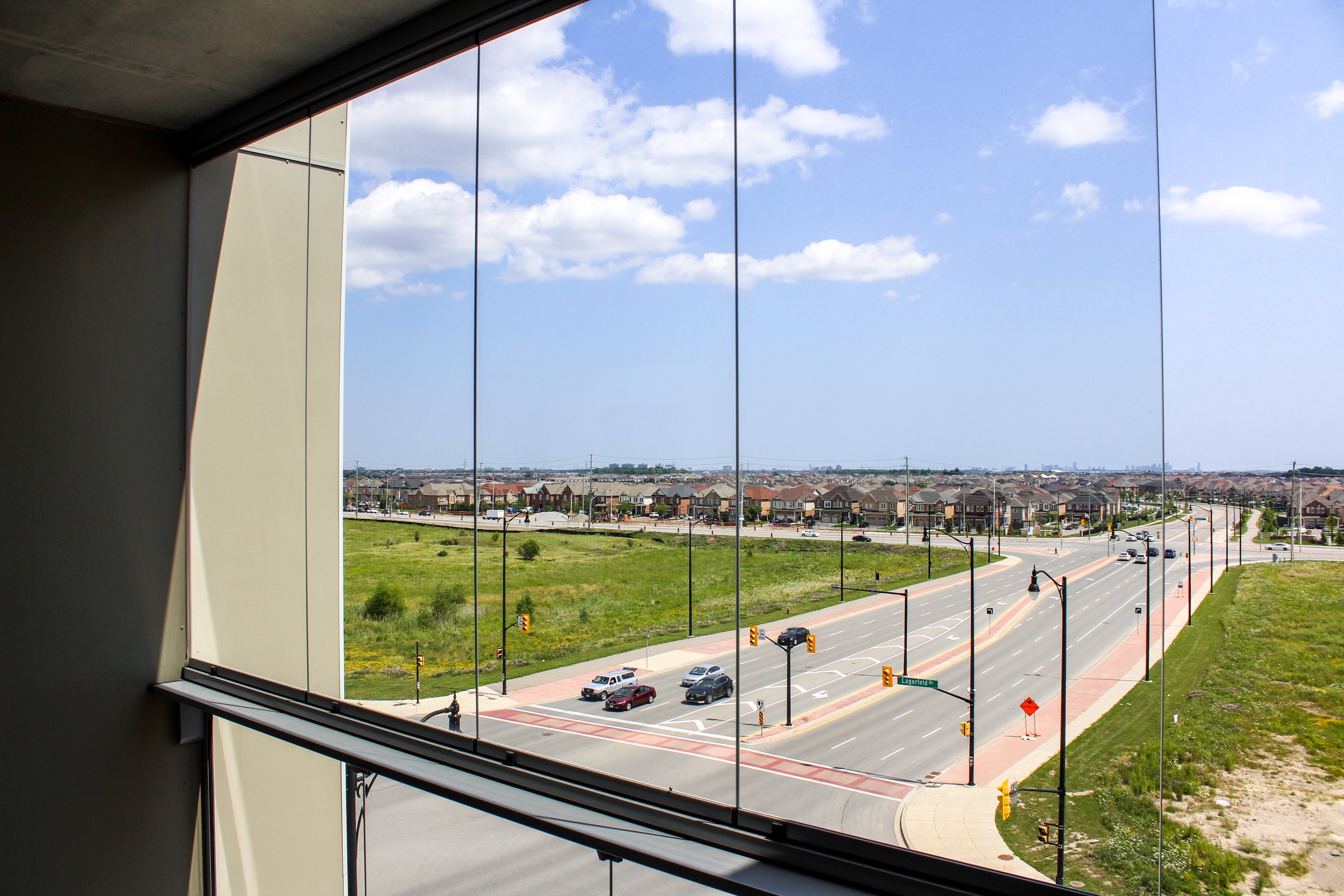 an-enclosed-balcony-what-is-the-benefit